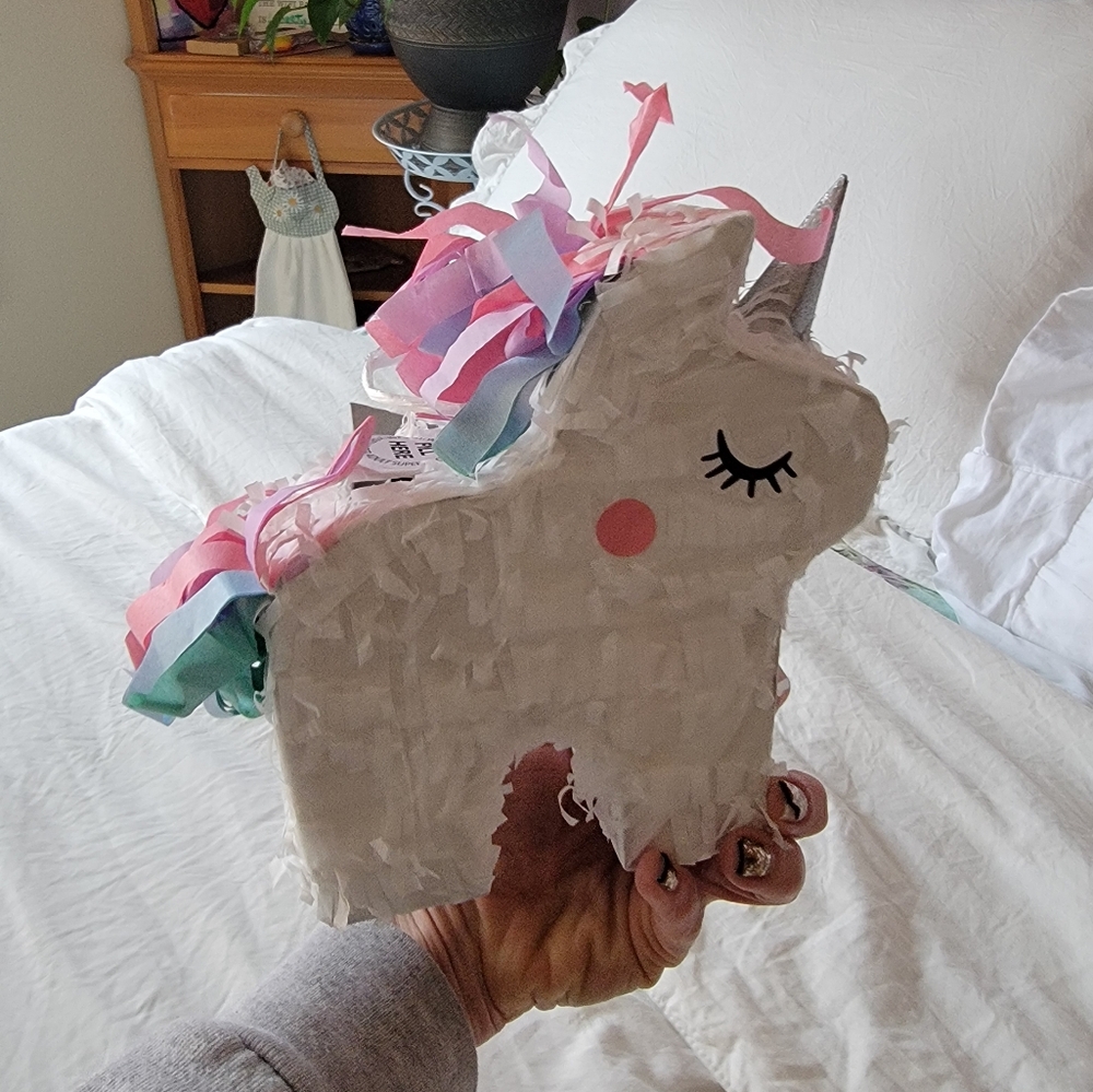 Spritz mini unicorn pinata - Picture 2 of 13